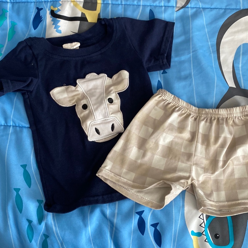 Matching Set / Cow